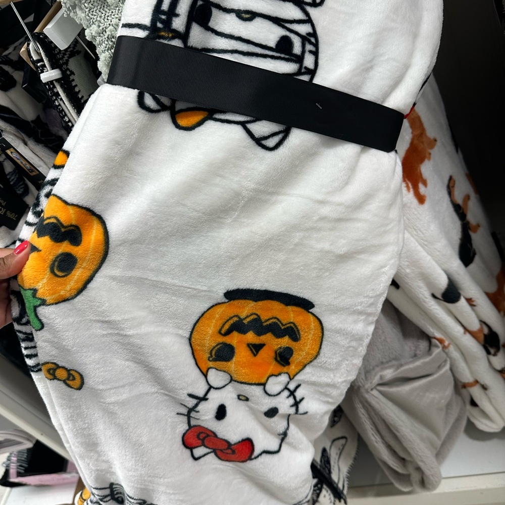 Hello kitty plush blanket
